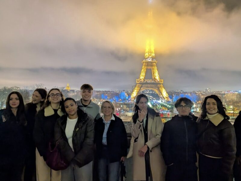 Le groupe de Term SPÉ LLCE au théâtre Hébertot